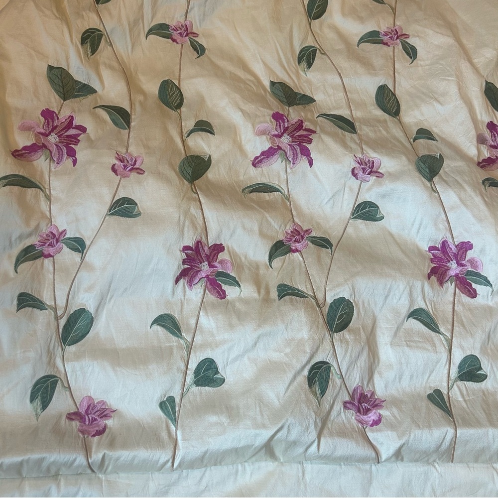Yves Delorme 100% Silk Floral Cream and Pink Child Comforter Quiet Luxury - Picture 2 of 9